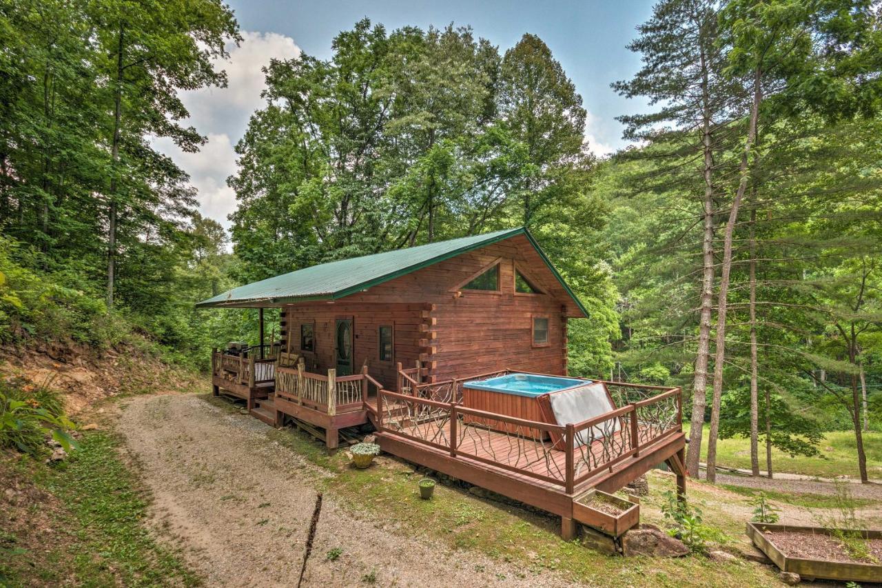 Bryson City Cabin With Wraparound Deck And Hot Tub Luaran gambar