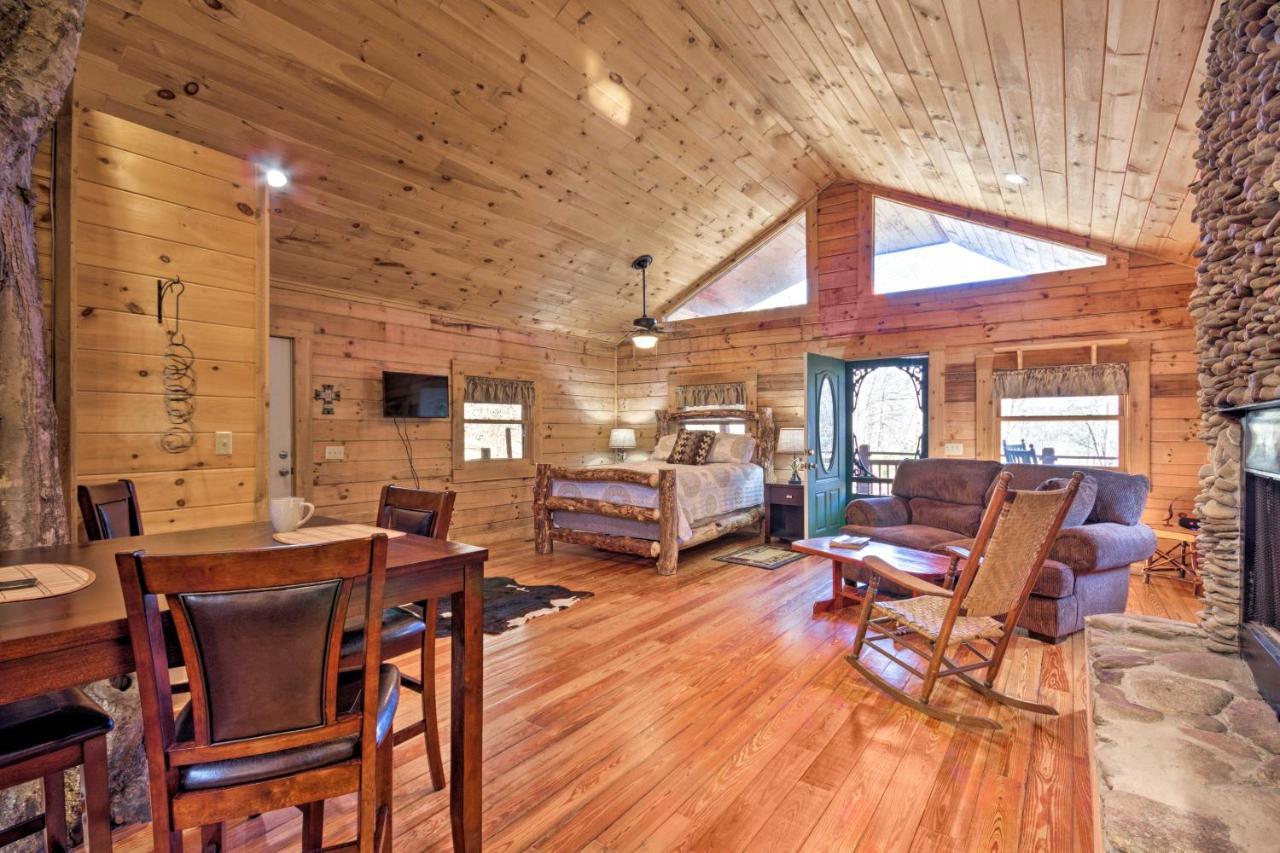 Bryson City Cabin With Wraparound Deck And Hot Tub Luaran gambar